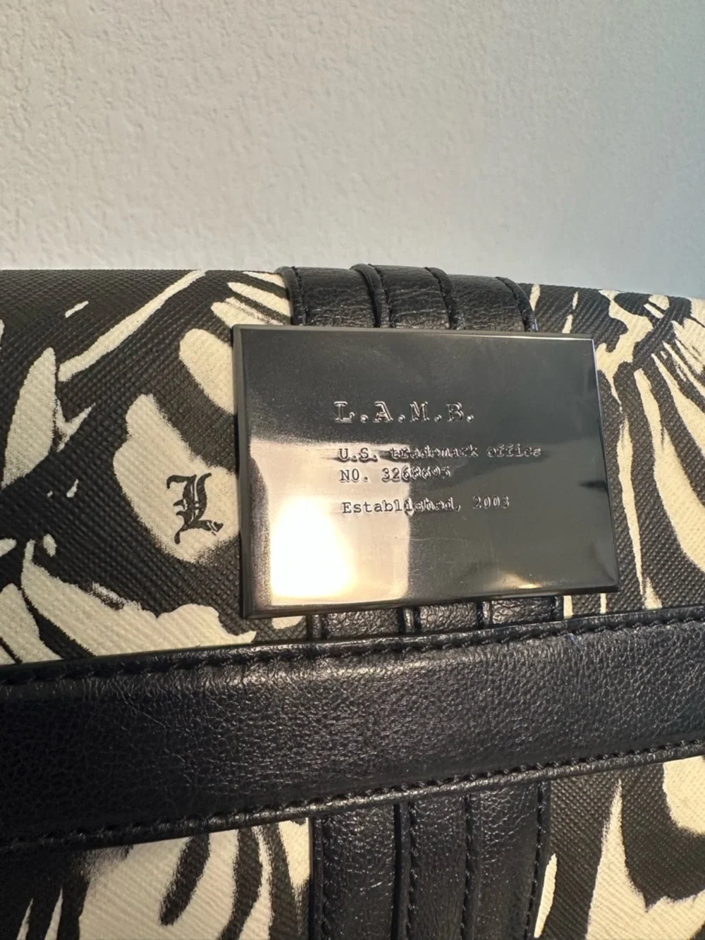 NWT L.A.M.B. Newcombe Black White Graphic Clutch Bag w/ Dust Bag Y2K Vintage - Picture 5 of 9